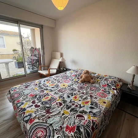 Apartment Avec Terrasse A 50m De La Des Sables-d'olonne - Fr-1-197-429